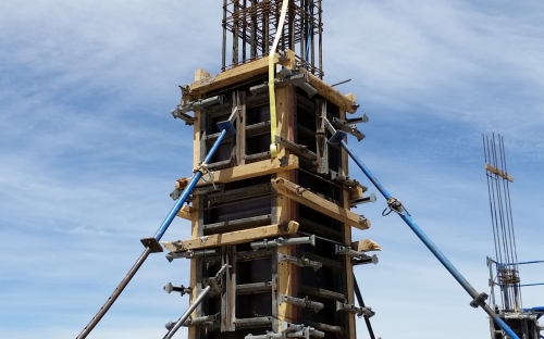 LSST structure is taking shape on Cerro Pachon: extraordinary photograph where the H30 concrete begins to cover the reinforcement steel in the main columns.