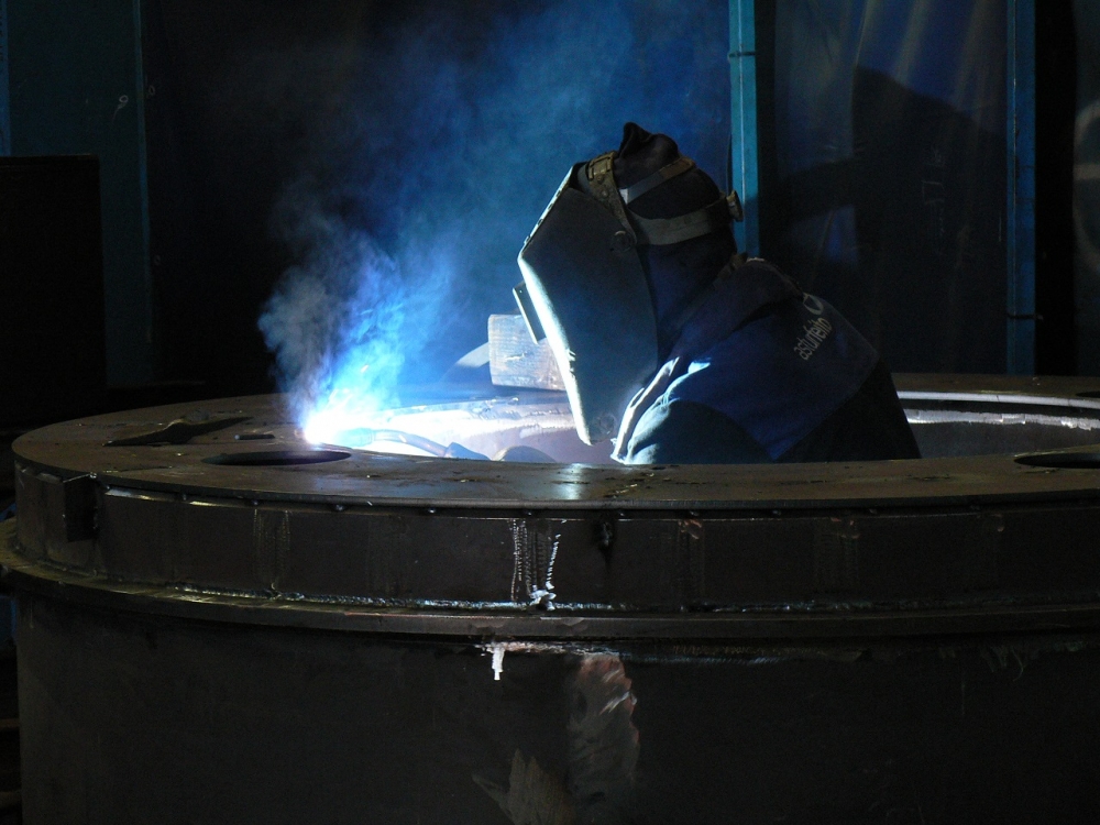 The telescope mount is rapidly being assembled in the factory at Asturfeito